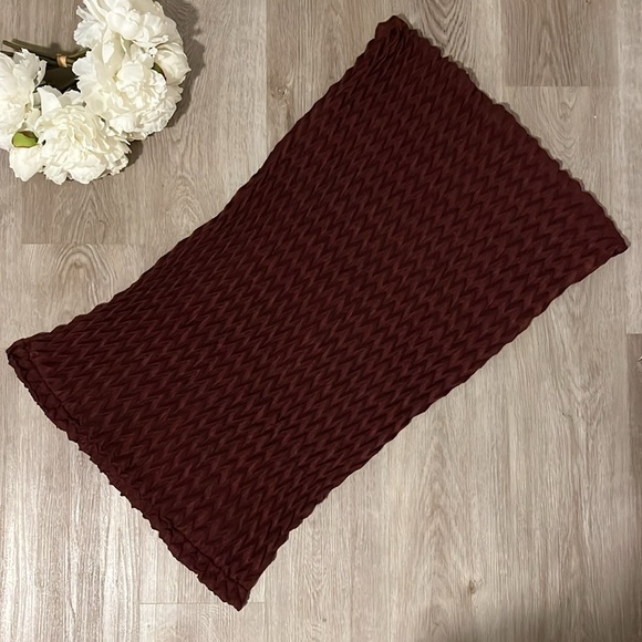 Maroon Wave Pattern Pressed Wrinkle Scarf - Picture 3 of 6